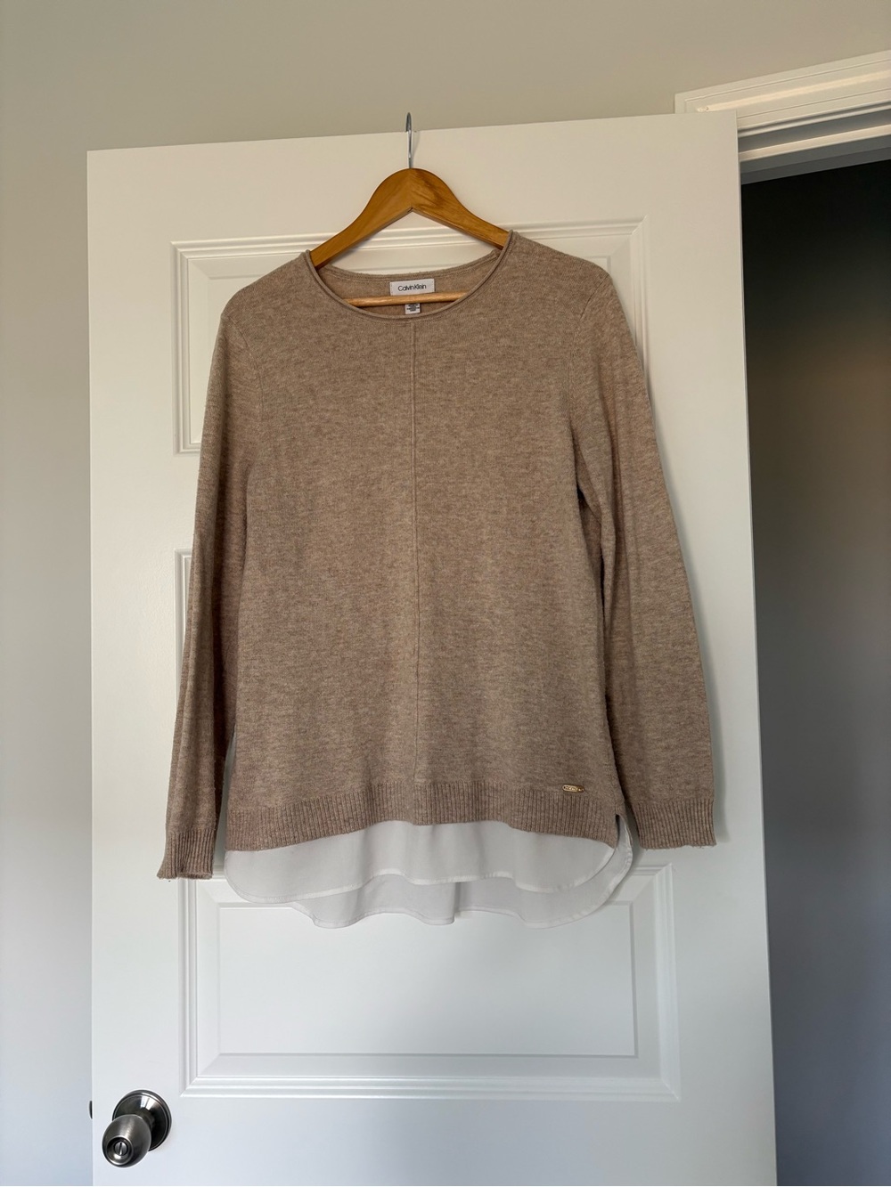 Calvin Klein Preppy Elevated Basic Beige Crewneck Knit Sweater Size Medium